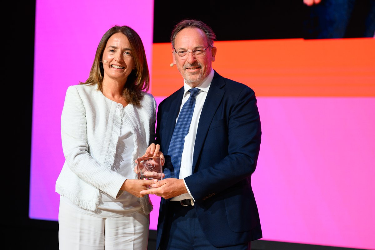 ISUOG's tweet photo. Congratulations to Prof. Antonia Testa on receiving the Stuart Campbell Award today for her exceptional contributions to the advancement of education in ultrasound in #obstetrics and #gynecology. Discover more about #ISUOG's award winners: https://t.co/Yt0Qa400T9 #ISUOG2024 https://t.co/PLP3ri0LBP
