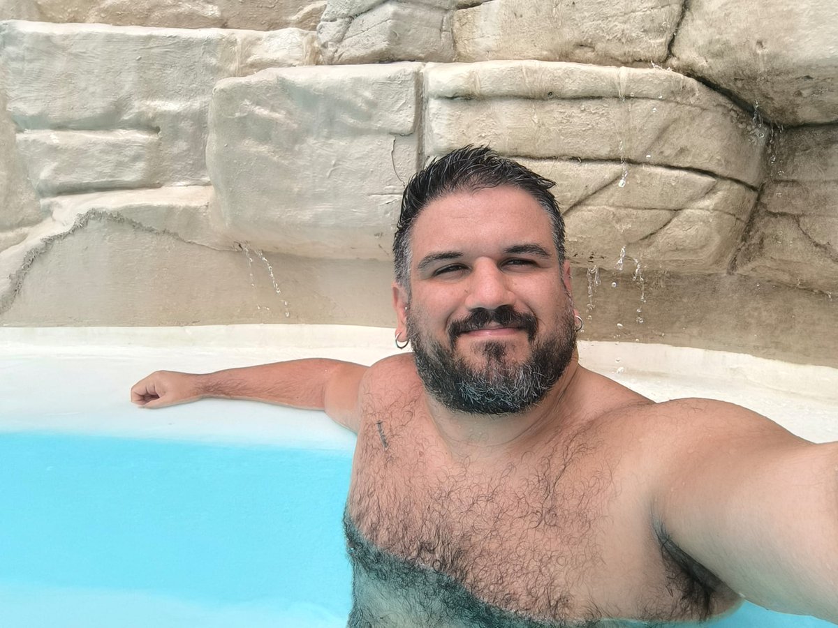 Recargando pilas 🔋 

#diadepiscina
#GranCanaria 
#DomingoDePiscina