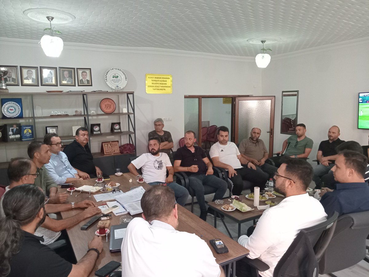 2024-2025 FUTBOL SEZONU 1.KUME DEĞERLENDİRME VE GURUPLARI BELİRLEME TOPLANTISI SPOR İL MÜDÜRÜMÜZ MUHSİN OZDEMIR İL HAKEM KURULU BŞK AHMET EĞRIDELI İL TEMSİLCİSİ TOLGA KARACA VE KULÜP BAŞKANLARI MİZİN KATILIMI İLE GERÇEKLEŞTİRDİK YENİ SEZONDA TÜM PAYDASLARİMİZA BAŞARILAR DİLERİM