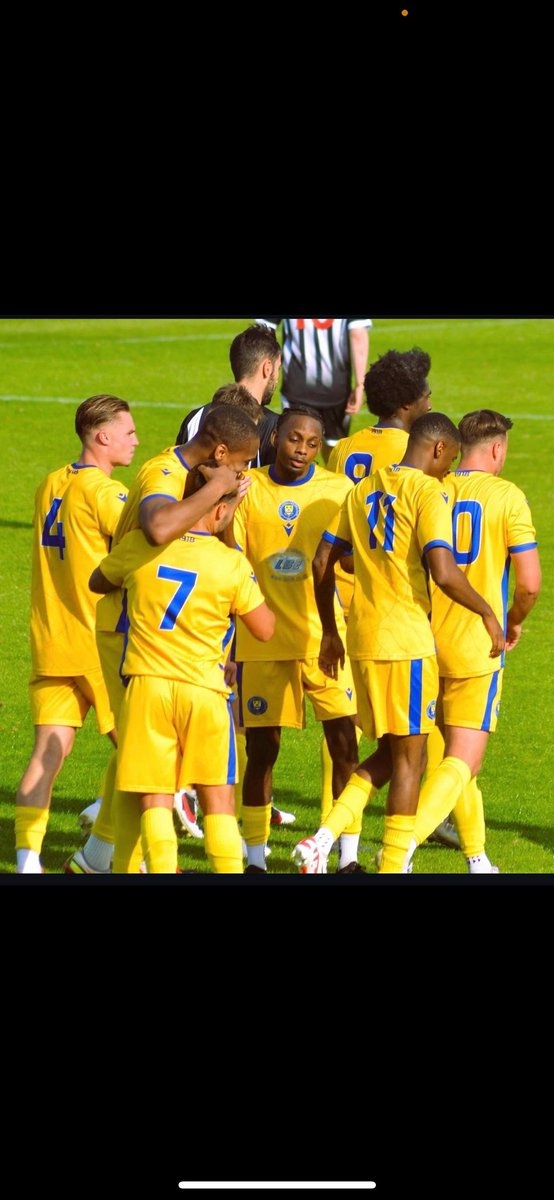 Celebrated my birthday on Friday ♍️ 🎄 points yesterday✅  3 wins from our last 3 games ✅ 3 clean sheets🤝🏾 perfect birthday weekend🎉