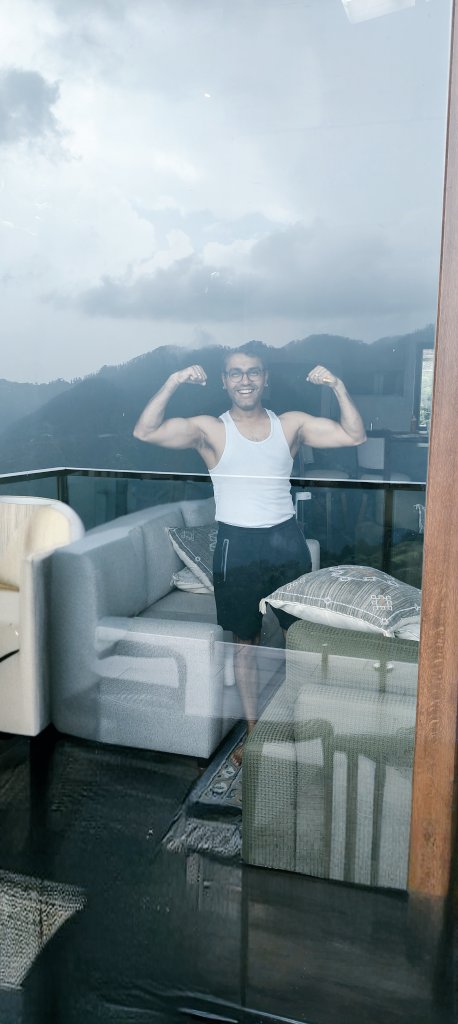 himanshu_watts's tweet image. He's a Complan Boy 💪🏻 @vikramagg #complan #biceps #HardWorkPaysOff #FitnessMotivation