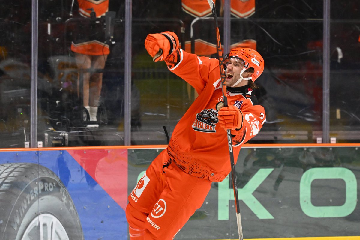 ANOTHER historic <a href="/championshockey/">Champions Hockey League</a> win! | #EIHL 

<a href="/steelershockey/">TriggerHub Sheffield Steelers</a> 3-2 <a href="/skelleftea_aik/">Skellefteå AIK</a> 🙌

WOW!