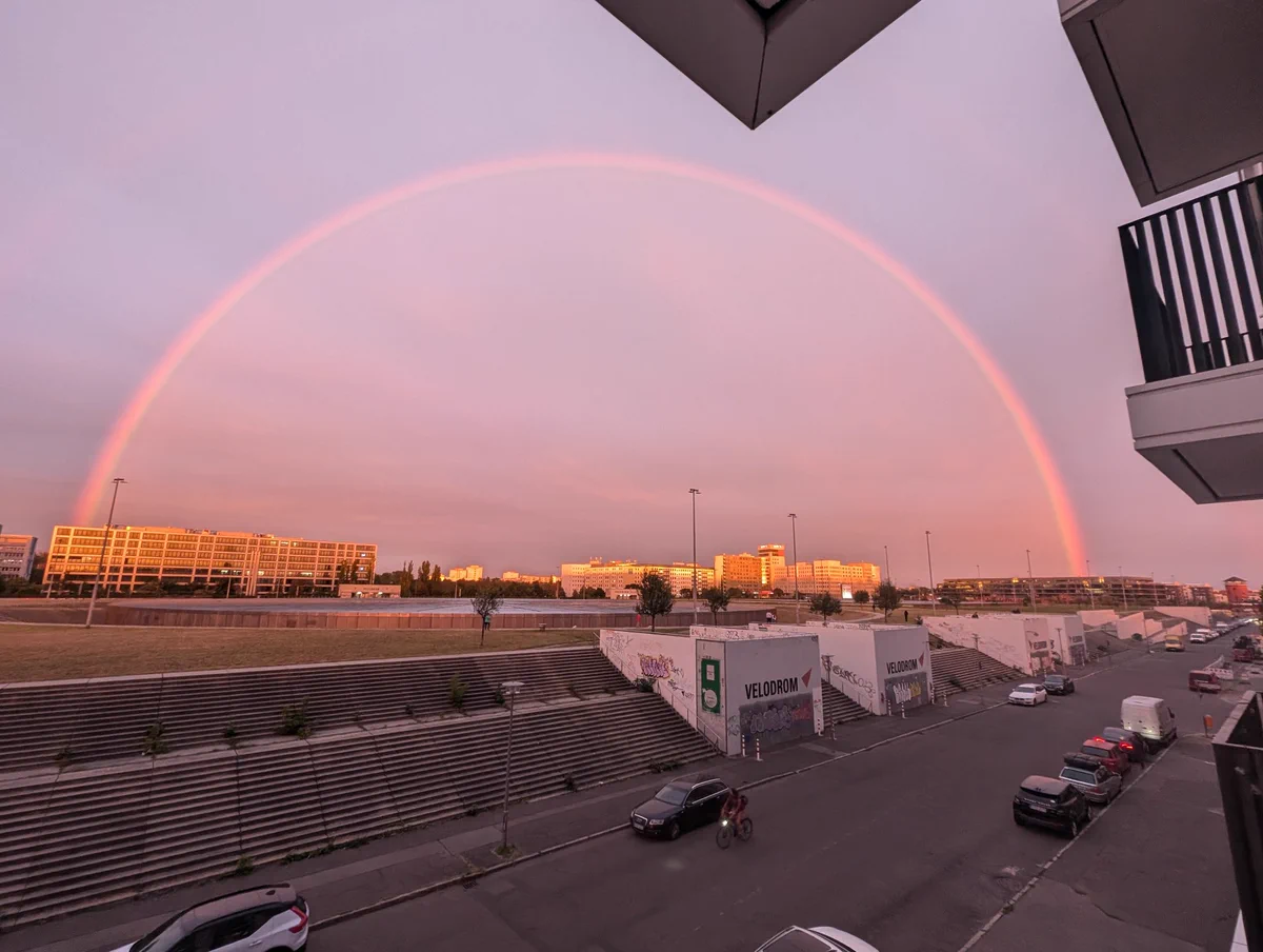Picture of a 180° rainbow across berlin