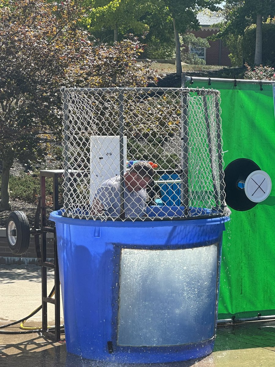 Brian Robinson tweet media