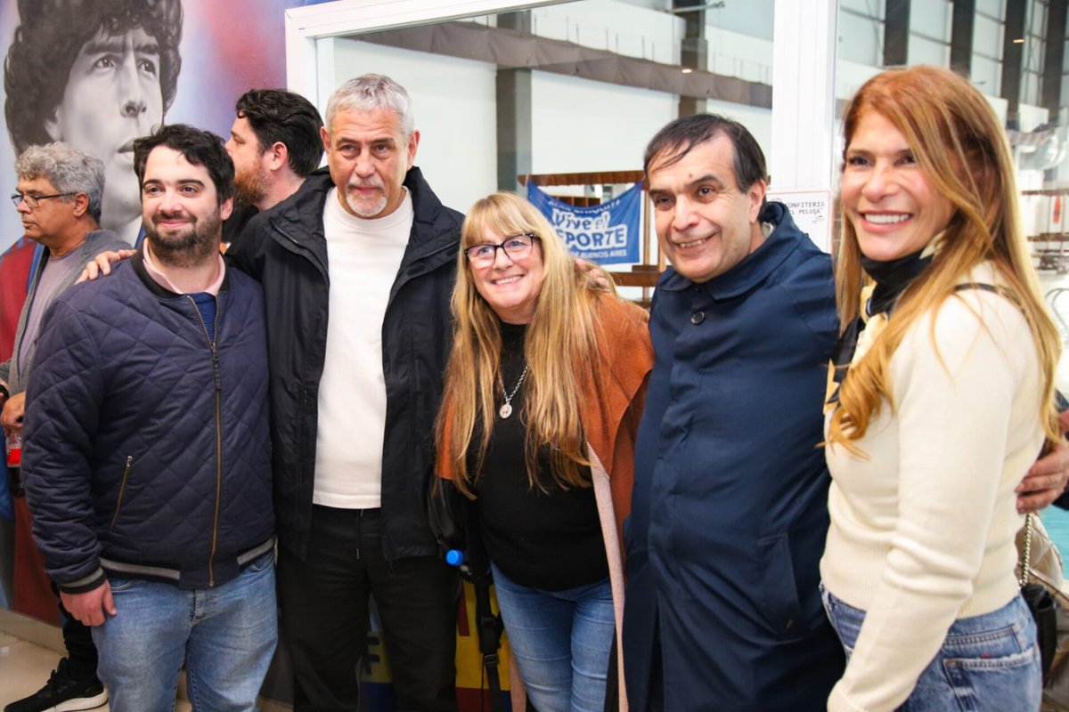 DeboIndarte's tweet photo. Con los compañeros y compañeras de Peronismo Bonaerense, junto a @jorgeferraresi y @magdysierra, participamos del plenario de la militancia que encabezó el gobernador @kicillofok en Santa Clara del Mar. https://t.co/UAfMQIhgvQ