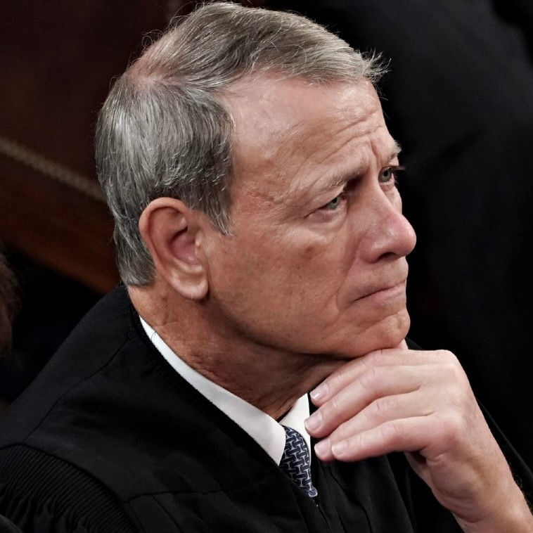 anyonewantchips's tweet photo. When John Roberts quietly pulled Samuel Alito from writing the majority opinion of a case siding with Capital rioters, after news broke that Alito’s wife flew the upside-down flag supporting Capital rioters - but didn’t force Alito to recuse - there’s a stench on the bench. https://t.co/LKzPftivzb