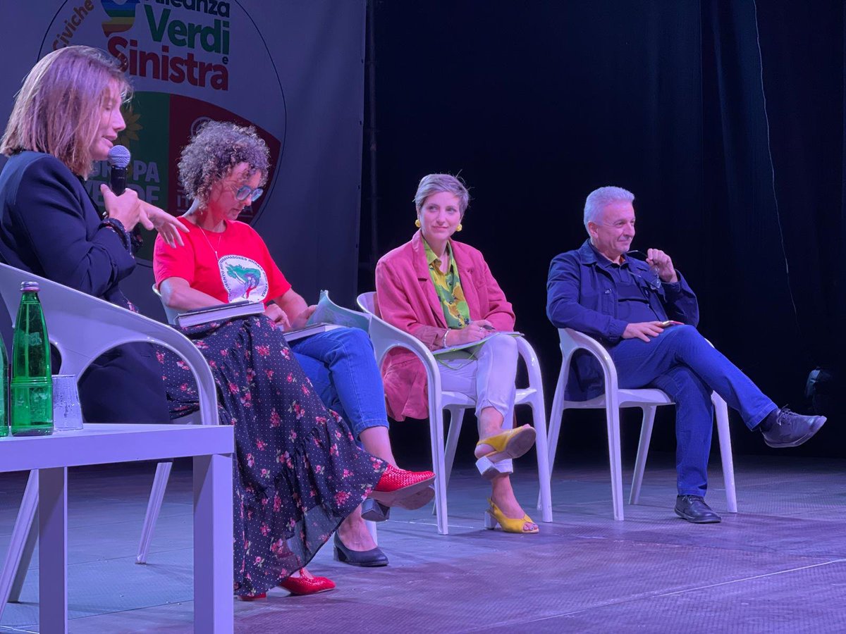 'Si lavora troppo, male e per pochi soldi' - con Francesca Coin,  Franco Mari, <a href="/BenniScuderi/">Benedetta Scuderi</a>, Clara Mattei e
Valentina Petrini. Segui qui la diretta: youtube.com/watch?v=8f34gk… #AVS