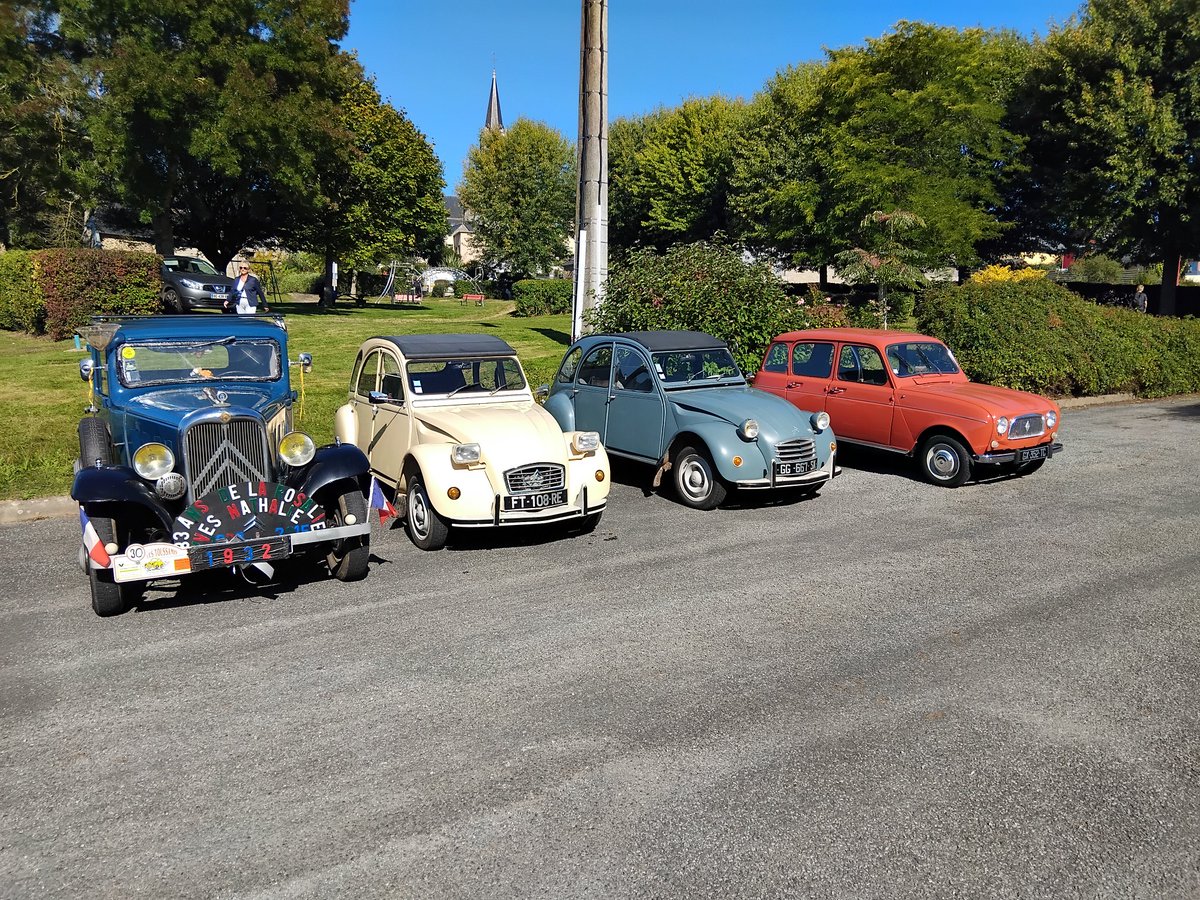 AlexandreMrd53's tweet photo. Fête communale ce dimanche à Montenay. Une journée qui a été rythmée par de nombreuses animations : exposition de voitures de collection, randonnée VTT et vide grenier. Bravo au comité des fêtes et à l'ensemble des bénévoles 👏 !!
#bénévolat #Montenay https://t.co/bXyuavNdWb