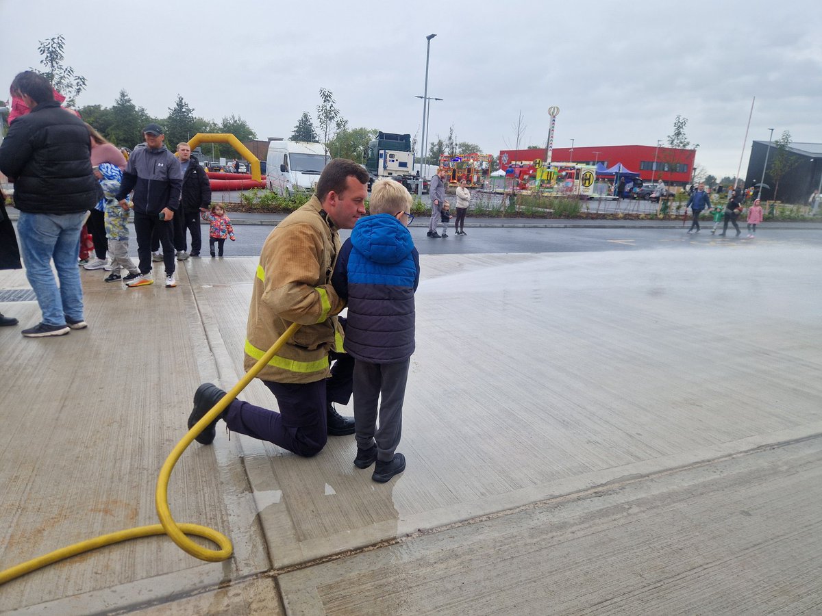 Charlie96999978's tweet photo. Brilliant day at the @MerseyFire Aintree open day. It’s always great to be able to engage with young people and their families and give them a taste of what we do as a Fire &amp; Rescue Service. https://t.co/1z84zCTJAN