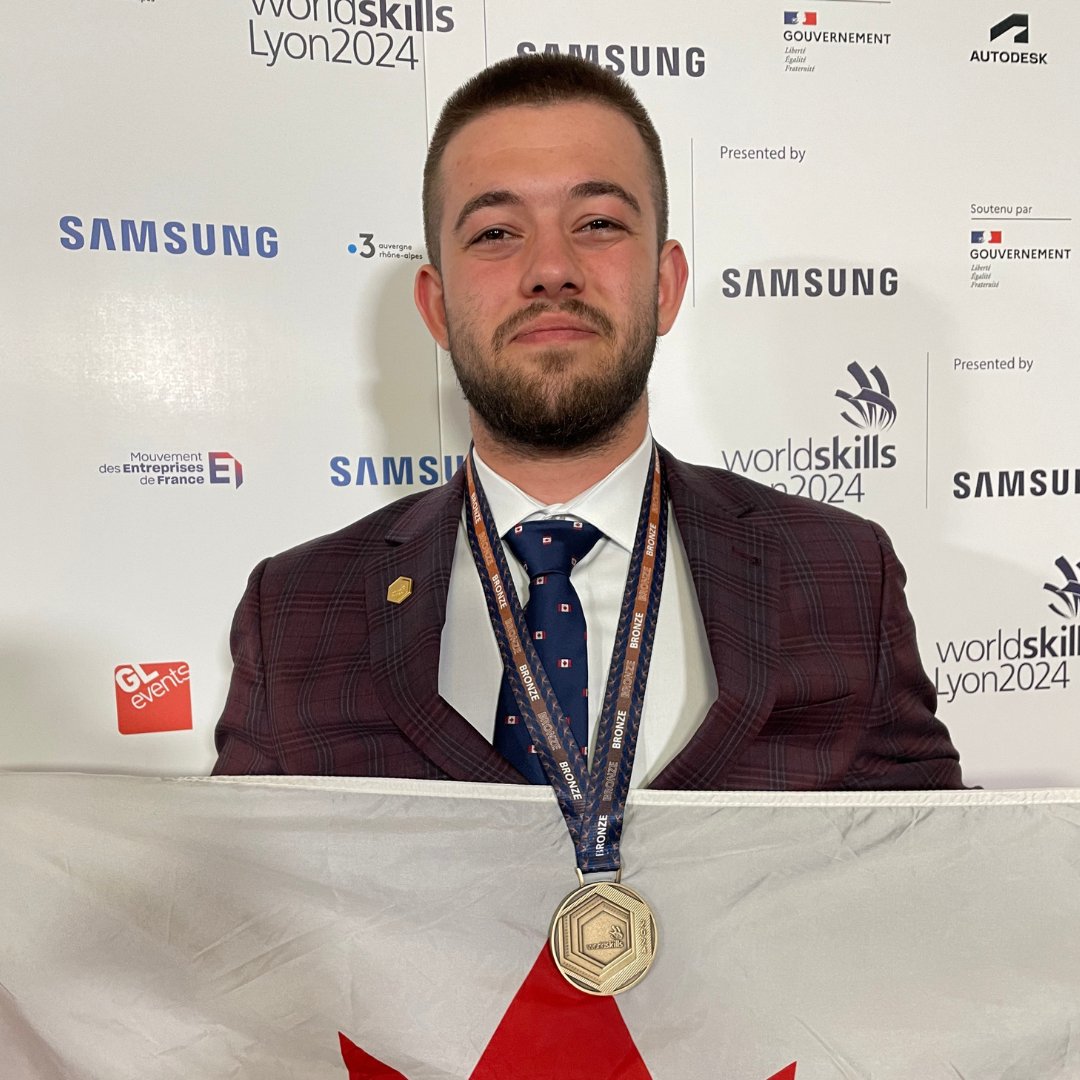 BRONZE MEDAL 🇨🇦 MÉDAILLE DE BRONZE:  
Anthony Minotti 
Automobile Technology | Technologie de l’automobile 
Québec 

#WorldSkillsLyon2024