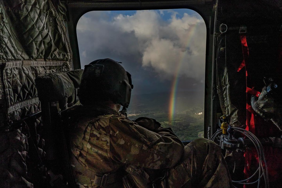 🌴 #ArmyLife 🌴 

Swipe to see what life in #AmericasPacificDivision looks like from up above. 

Wherever the <a href="/USArmy/">U.S. Army</a> mission may bring you, the #ArmyPossibilities are limitless!

#TropicLightning  |  #StrikeHard  |  #AmericasPacificDivision