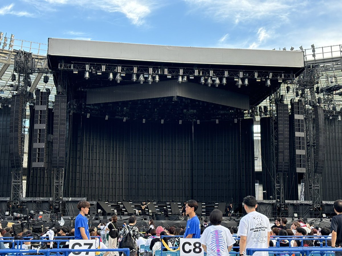 kneei1217's tweet photo. ONE OK ROCK 2024
PREMONITION WORLD TOUR
9/15味スタ
セトリが神がかっててジャンプもヘドバンも楽しすぎた〜
毎回ライブ行くたびにワンオクを好きでいてよかったなって感じる
次は世界へ！
帰ってきた時のアルバムとツアーめちゃくちゃ楽しみにしてます！！
ワンオク最高ー！！✊❤️
#ONEOKROCK https://t.co/xwLT8BphJj