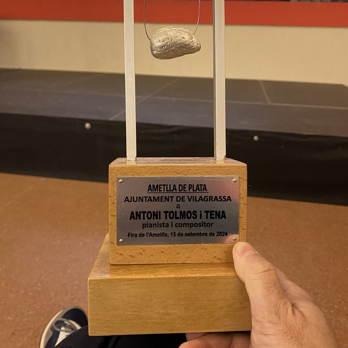 Un honor rebre la distinció “Ametlla de Plata” a la meva trajectòria artística atorgat per l’Ajuntament de Vilagrassa en el marc de la “Fira de l’Ametlla 2024”.
Mooooltes gràcies, continuaré treballant de valent!!