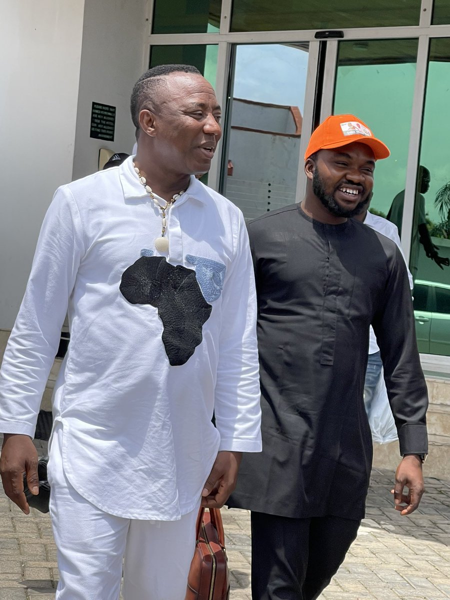 oberaifoudoh's tweet photo. Today, Our National Leader , Comrade Omoyele Sowore landed in Nigeria, undeterred by the threats and attempts to arrest him. He was Briefly arrested and then released, he once again proved that clear conscience with courage , determination and conviction always win. If there is anyone that have been misunderstood by Nigerians , it’s the man Omoyele Sowore. Many view him from afar and often misjudge him, but they don’t realize his sincerity and the deep passion he carries for a better Nigeria. He’s not just the outspoken figure people assume wants to stir conflict; he’s someone who understands the inner workings of the ruling class and recognizes the immense potential of our great nation. What he cannot fathom is why we continue to stagnate since independence. That’s why he has dedicated his life, even from the diaspora, to fighting for a country that truly works for its people.

The time has come for us to see clearly and make the right choices, not just complain about the wrong ones. Nigeria’s future is in our hands, and with the right decisions, we can build a country—and an Edo State—that serves everyone. Let’s rally behind courageous, genuine Nigerians like Sowore. The future we want is closer than we think.

A better Nigeria is possible. A better Edo State is sure. Join the movement! #humanityfirst

#oberaifoudoh
#nationbuilders
#AAC
#takeitback
#revolutionnow
#wecantcontinuelikethis
#edoarise
#edo2024
#AACTheAlternative
