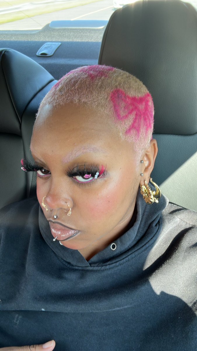gaygoddess_a's tweet photo. did sum different w my lashes &amp; im obsessed https://t.co/kD4k9FUjEI