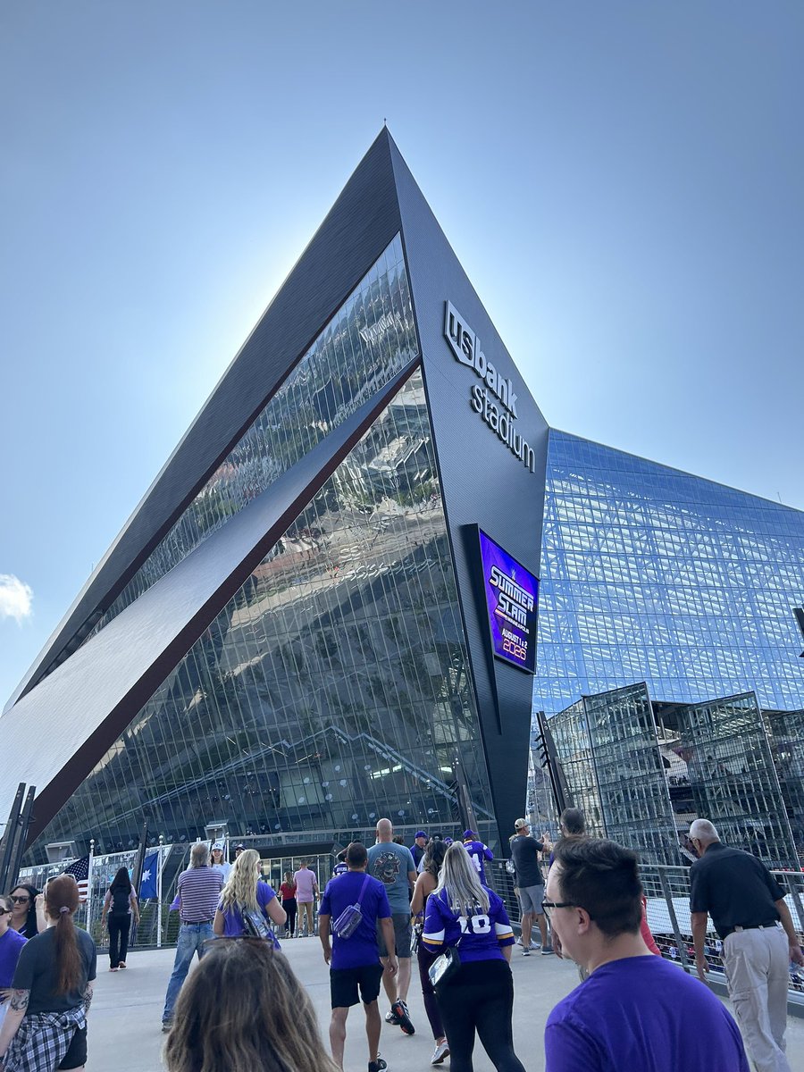 Ben_Snyder97's tweet photo. First vikings game 🔥 https://t.co/xQcNtGSXI3