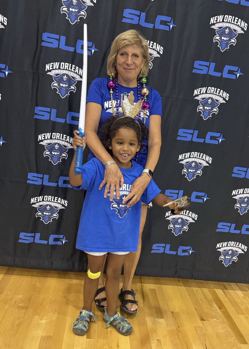 So fun to cheer on ⁦<a href="/PrivateersVB/">New Orleans Volleyball</a>⁩ on a Sunday afternoon. #NOLAsTeam