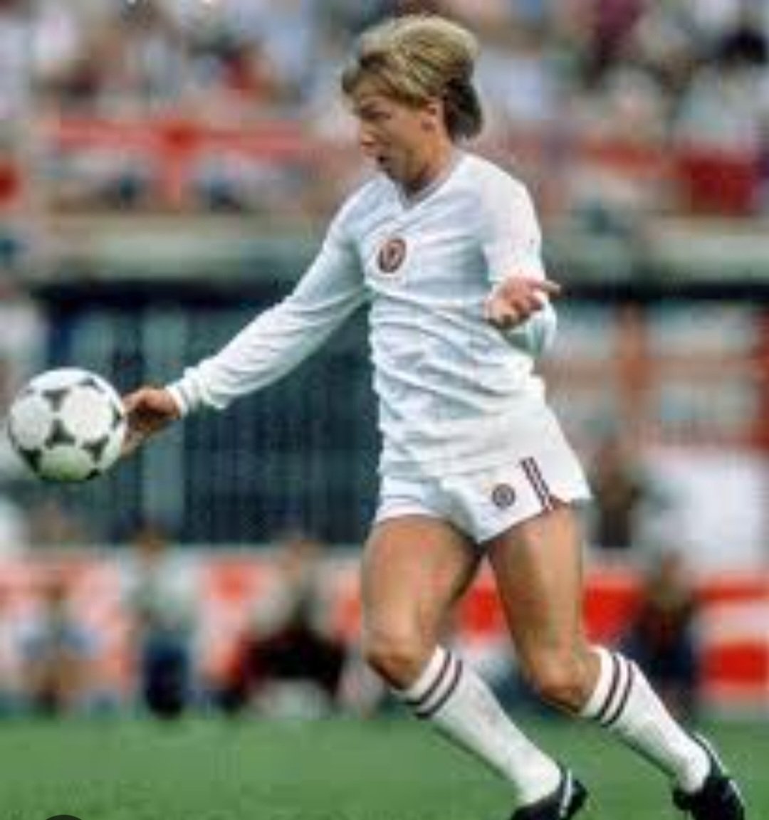 kits_away's tweet photo. R.I.P Gary Shaw https://t.co/yHhvK9DnC9