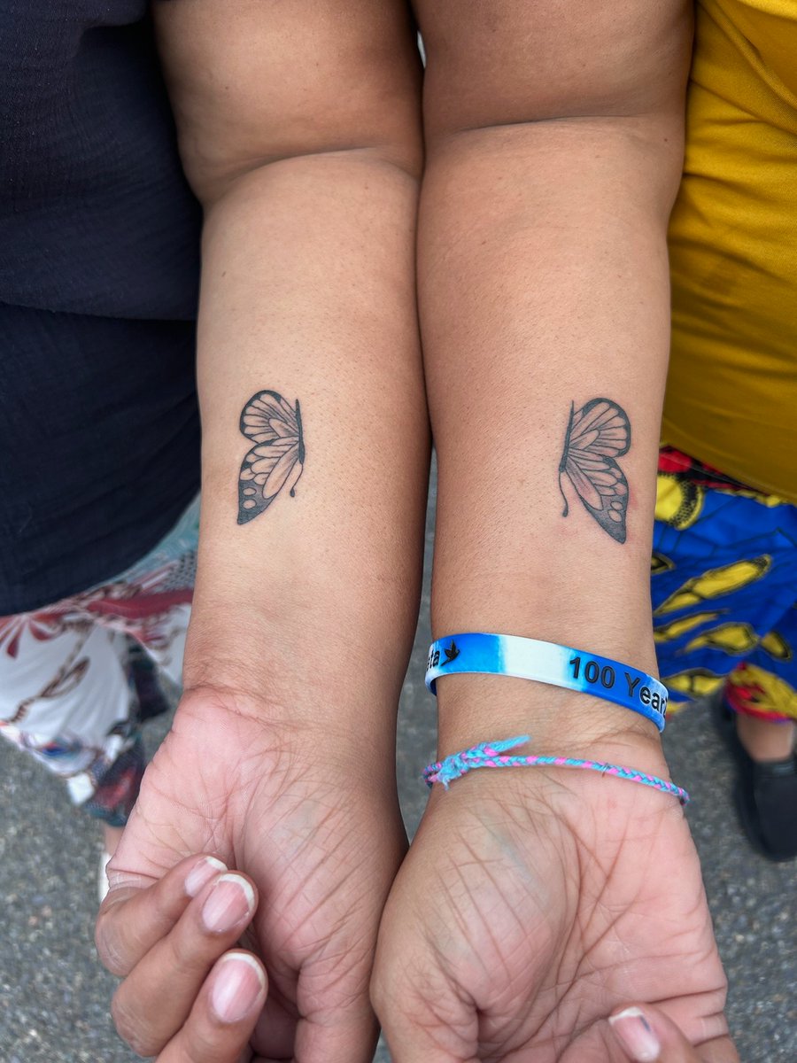AdiamJames1's tweet photo. Parts 4 and 5 of our birthday weekend shenanigans.;Tattoos and a jazz brunch with family. Next weekend we get to continue our shenanigans in the state where she lives . Here's to 47 years of twinning with the best sister ever. https://t.co/3sqEof4Vvl