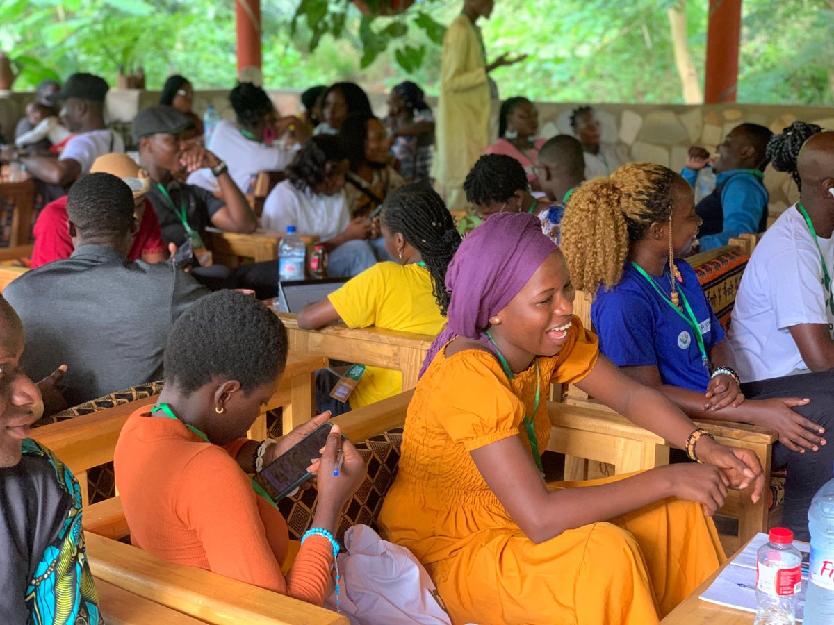 Vianney08583405's tweet image. Le #Blogcamp est aussi le lieu de rencontre des esprits créatifs.
C'est l'occasion de faire du réseautage et d'élargir le carnet d'adresses ☺️.
#BlogCamp2024 #Nati2024 #ABBENIN #BlogCampBenin 
#CampNanto
#DSSR
#OppositionDigitale