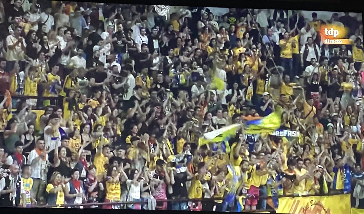 🐥🔥🐥🔥🐥🔥🐥🔥🐥🔥🐥🔥🐥
La mejor afición de España !! <a href="/bmvillaaranda/">Club Balonmano Villa de Aranda</a>