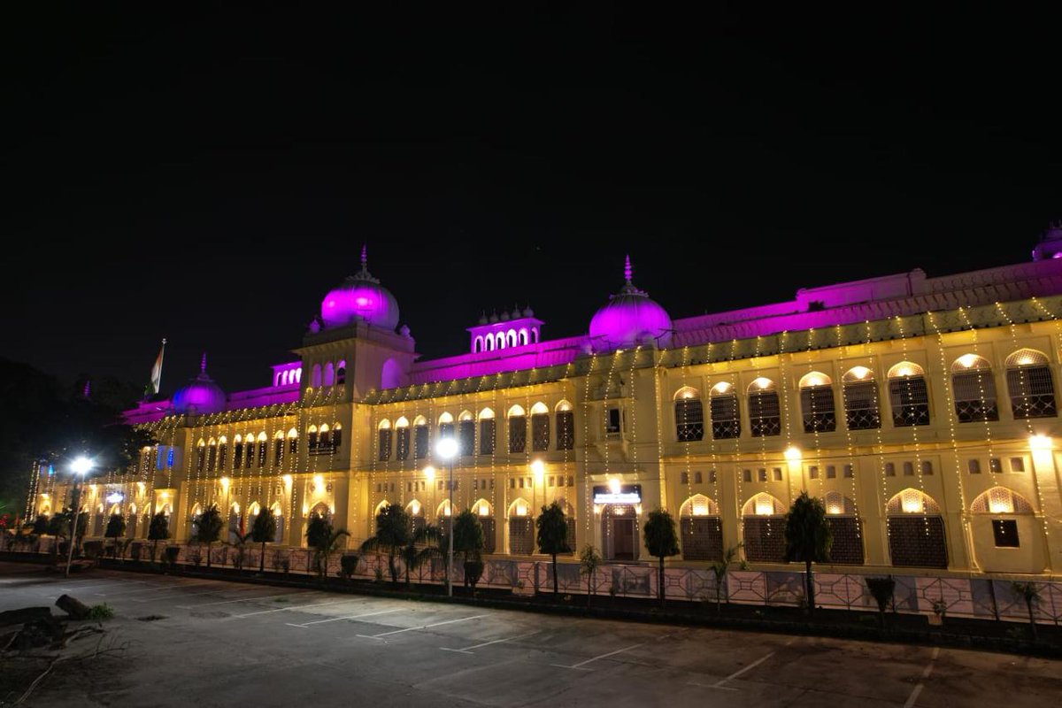 DurgeshAIHLU's tweet photo. 67वें दीक्षांत समारोह की पूर्व संध्या पर अपना 104वर्ष पूर्व स्थापित NAAC A++ ग्रेड प्राप्त लखनऊ विश्वविद्यालय। https://t.co/h0Wmuc0Qx5