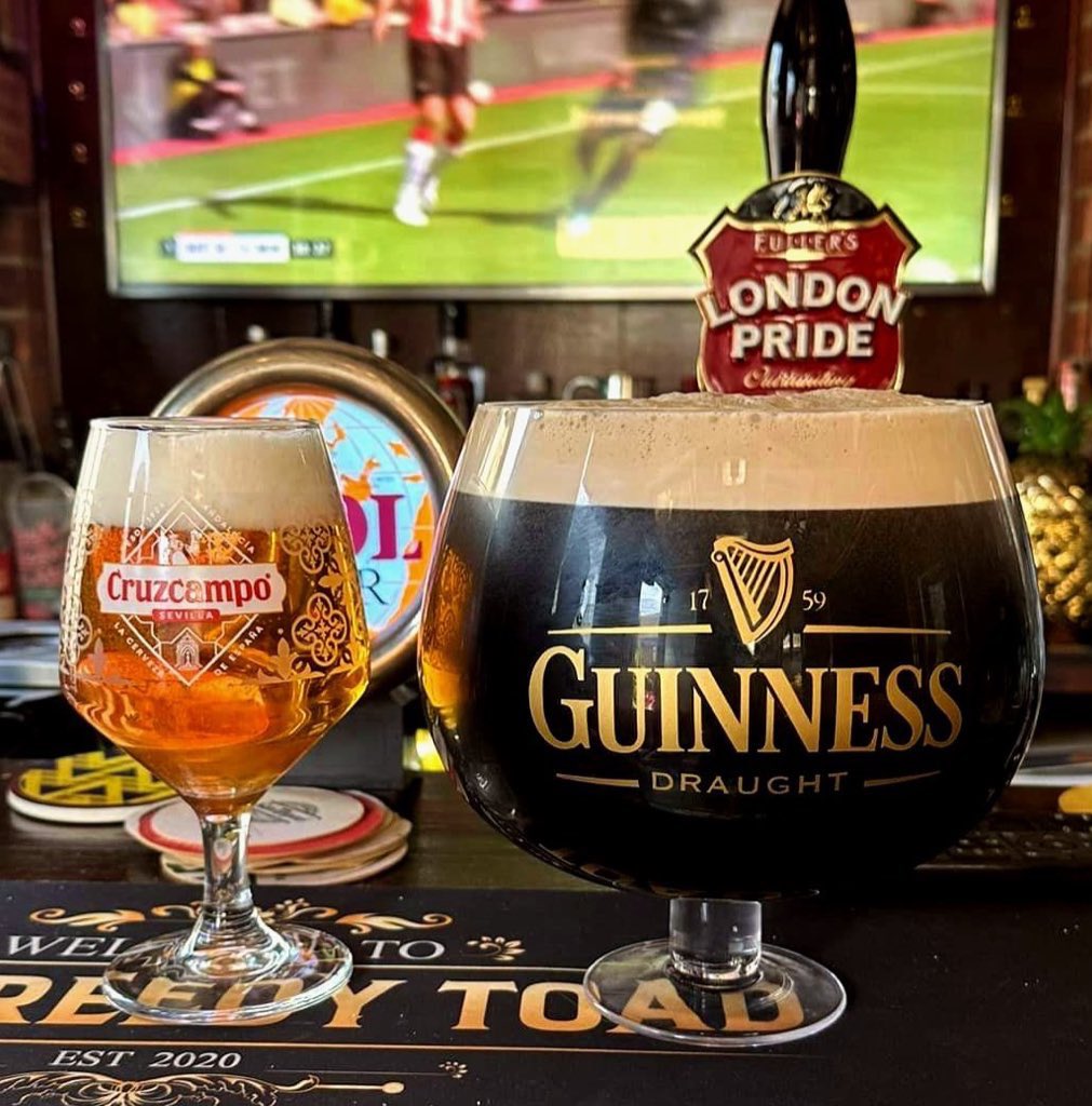 TheUltimatePint's tweet image. UNBELIEVABLE 🤤😮‍💨

Bowl of Guinness &amp;amp; a pint of Cruzcampo - The Greedy Toad

📸 @PintsO_Guinness