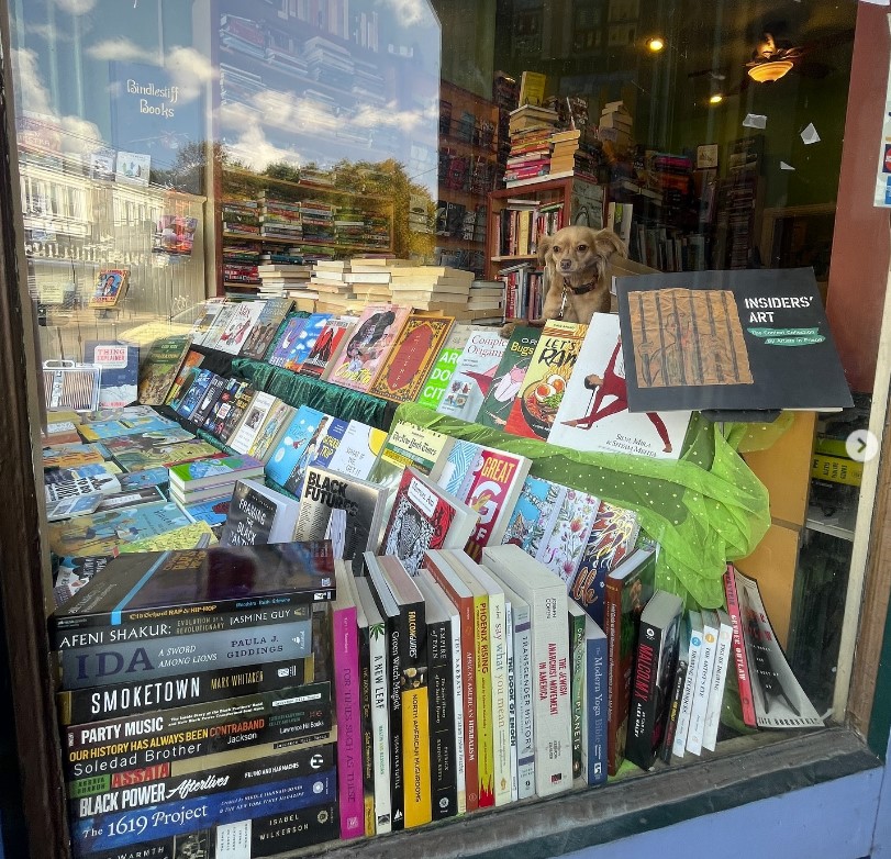 Books Through Bars tweet media