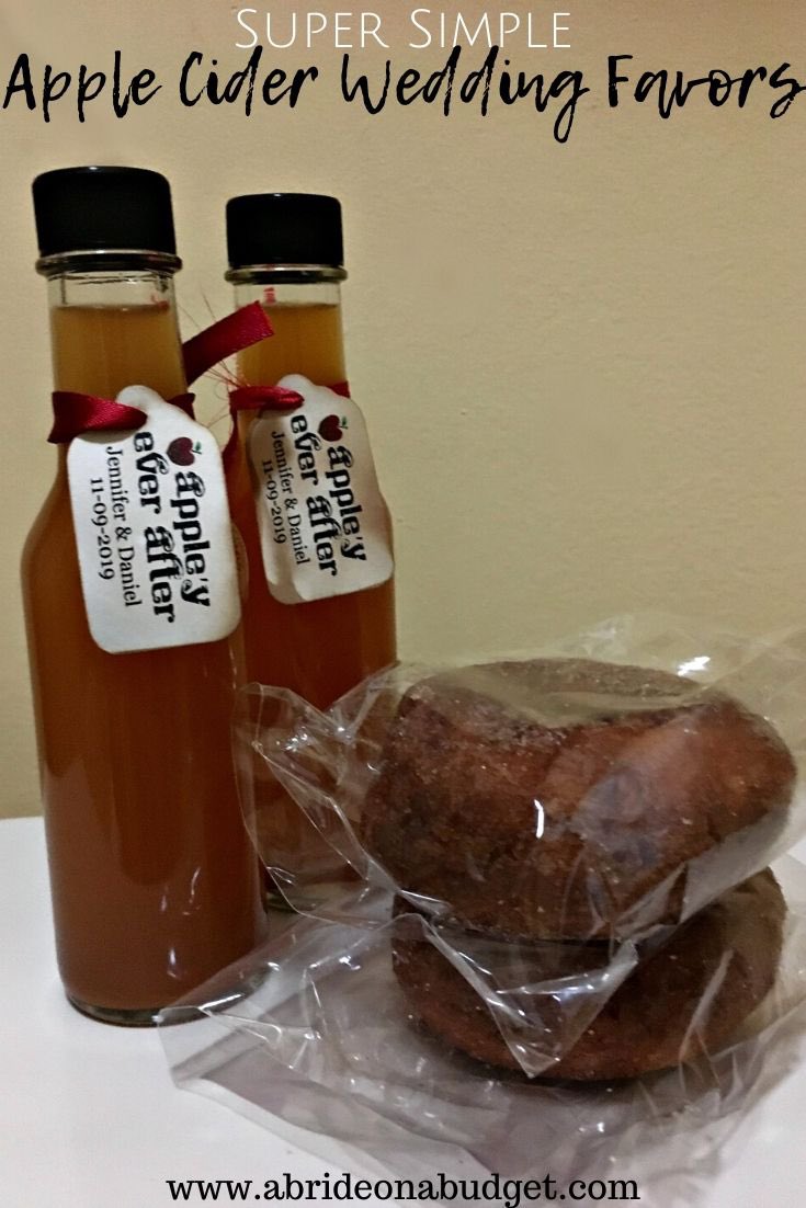 Apple cider is all over this time of year, which may have you very excited. I mean, everyone loves apple cider.

So having apple cider as a wedding favor, paired with some doughnuts, is perfect.

Add a cute “apply ever after tag” for an extra touch: abrideonabudget.com/2020/01/super-…