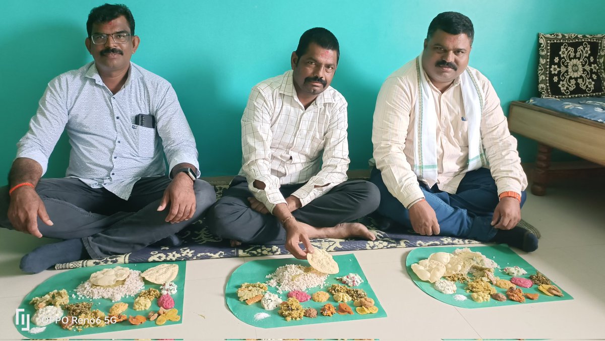 DILIPTALEKAR3's tweet photo. आमचे परममित्र 
लिनु नायर  यांच्याकडे त्यांच्या आग्रहास्तव #ONAM ओनम सणानिमित्त घरी भेट दिली, व ओनम स्पेशल जेवणाचा आस्वाद लुटला यावेळी आमचे मित्र प्रदीप अण्णा, सांडू पाटील जगदाळे उपस्थित होते.
#Onam
#onamspecial https://t.co/hdKxAn671Y
