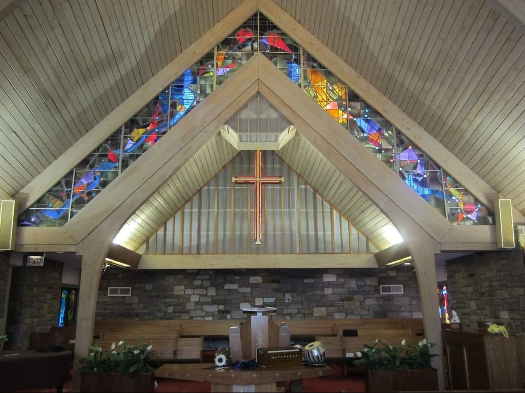 pcusabingewatch's tweet photo. Presbyterian Church of Pakistan #Philadelphia #Pennsylvania sanctuary in view.
#sanctuarySunday 
#Presbyterian #pcusa @SynodTrinity @Presby_Phl #stainedglassSunday #Pakistan #Christian #silentreflection https://t.co/0dDb64fOI3
