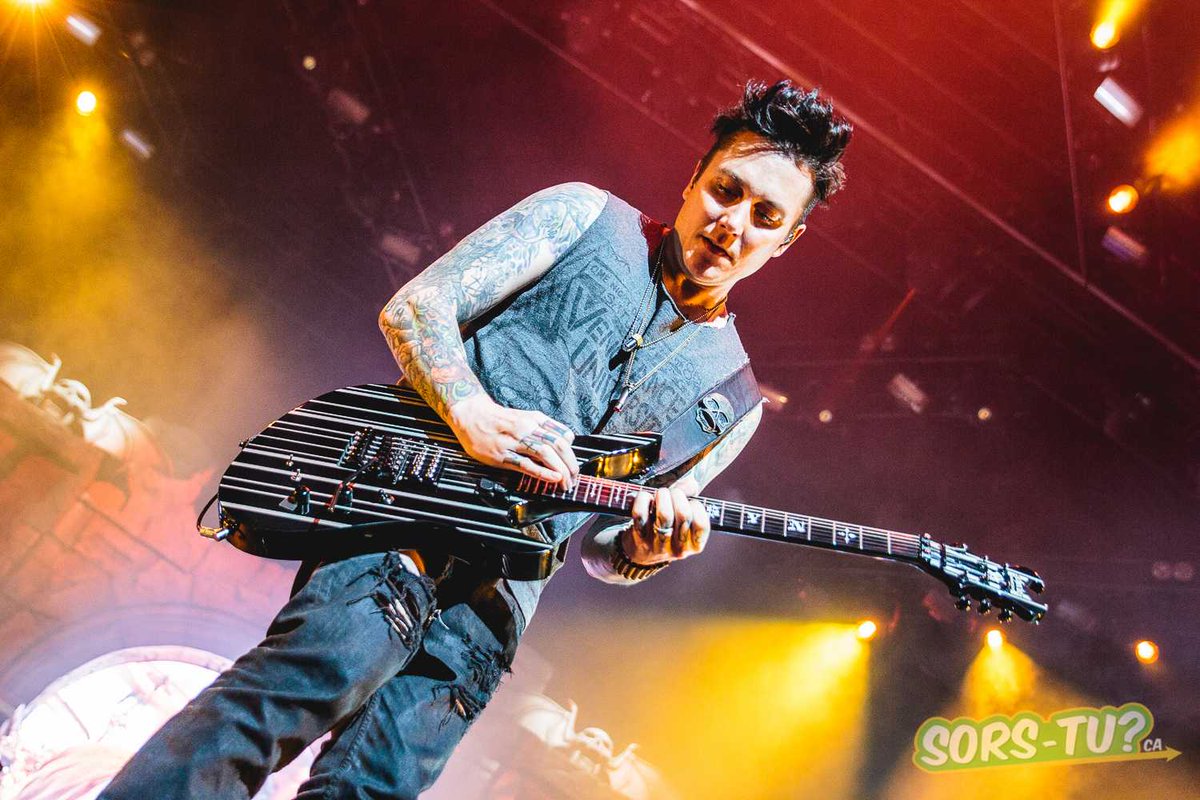 Syn Gates  at the Centre Bell in Montreal, Quebec, Canada on the Shepherd of Fire Tour - 13th May 2014

📷: Benoît Turcotte for Sors-Tu?