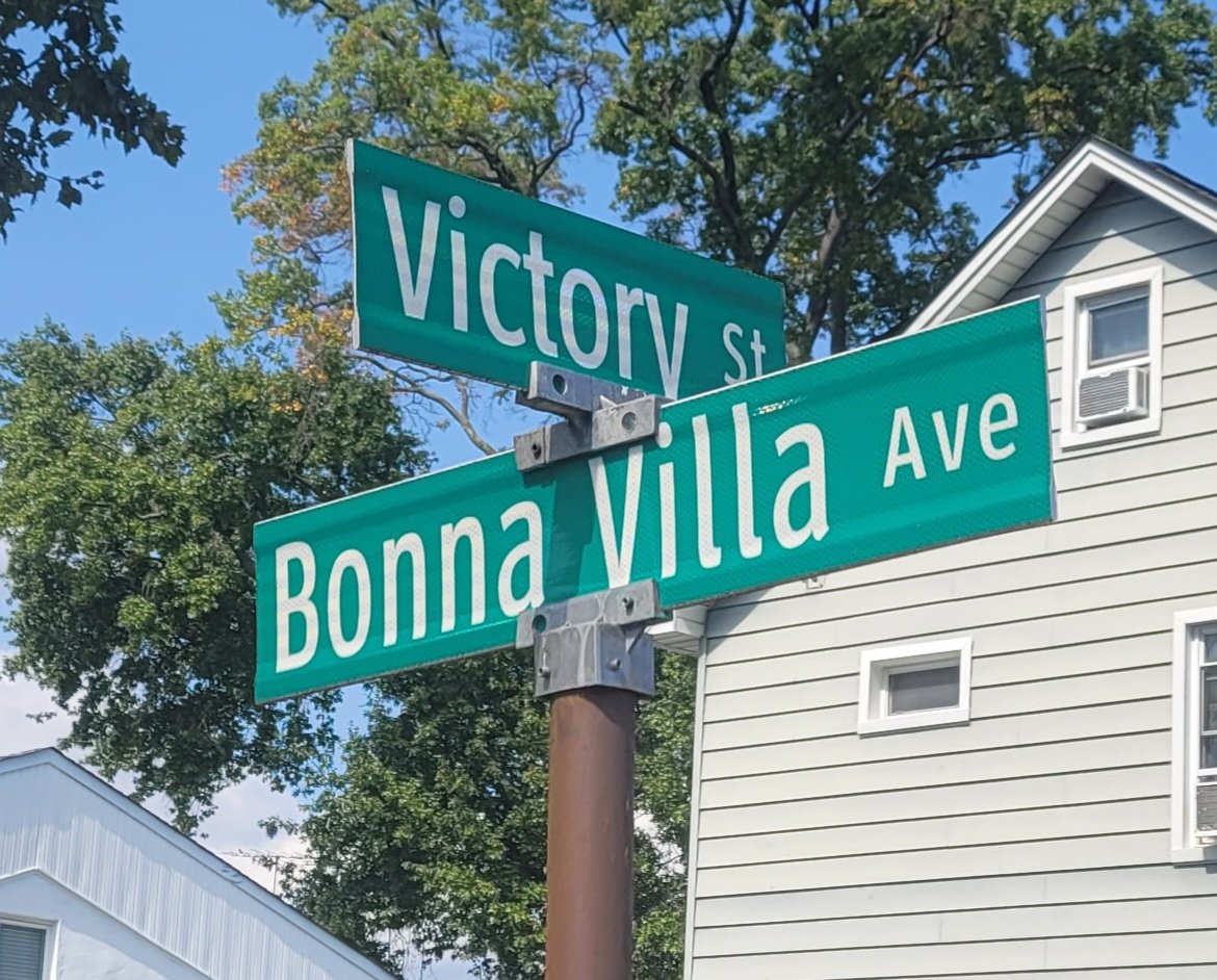 DMAC1911's tweet image. Back on da Block ...
@Mr4thAndLong
@jamelholley
#Vstreet
#VBlock