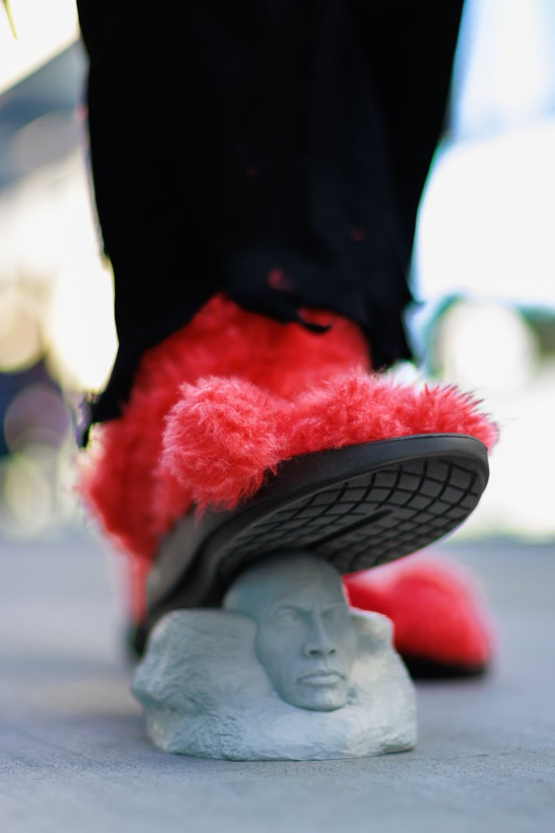 UptilSleep's tweet photo. This photoshoot came out amazing! #akuma #elmo #sacanime #StreetFighter #sesamestreet #cosplayer #akumacosplayer #elmocosplayer #mashup #crossover #photoshoot https://t.co/kggDH3V7zh