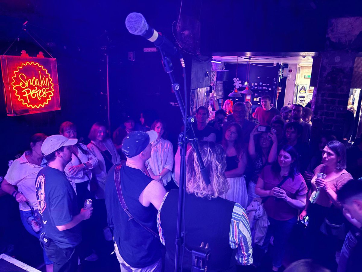 ChameleonLady51's tweet photo. We have been chilling out over the past few weeks looking back at all the gigs and performances we have done this year. It’s been incredible and we can’t wait to do it all again next year. We are working on some new tunes and planning our next tour😍 We shall see you very soon https://t.co/Ta3zW92x8T