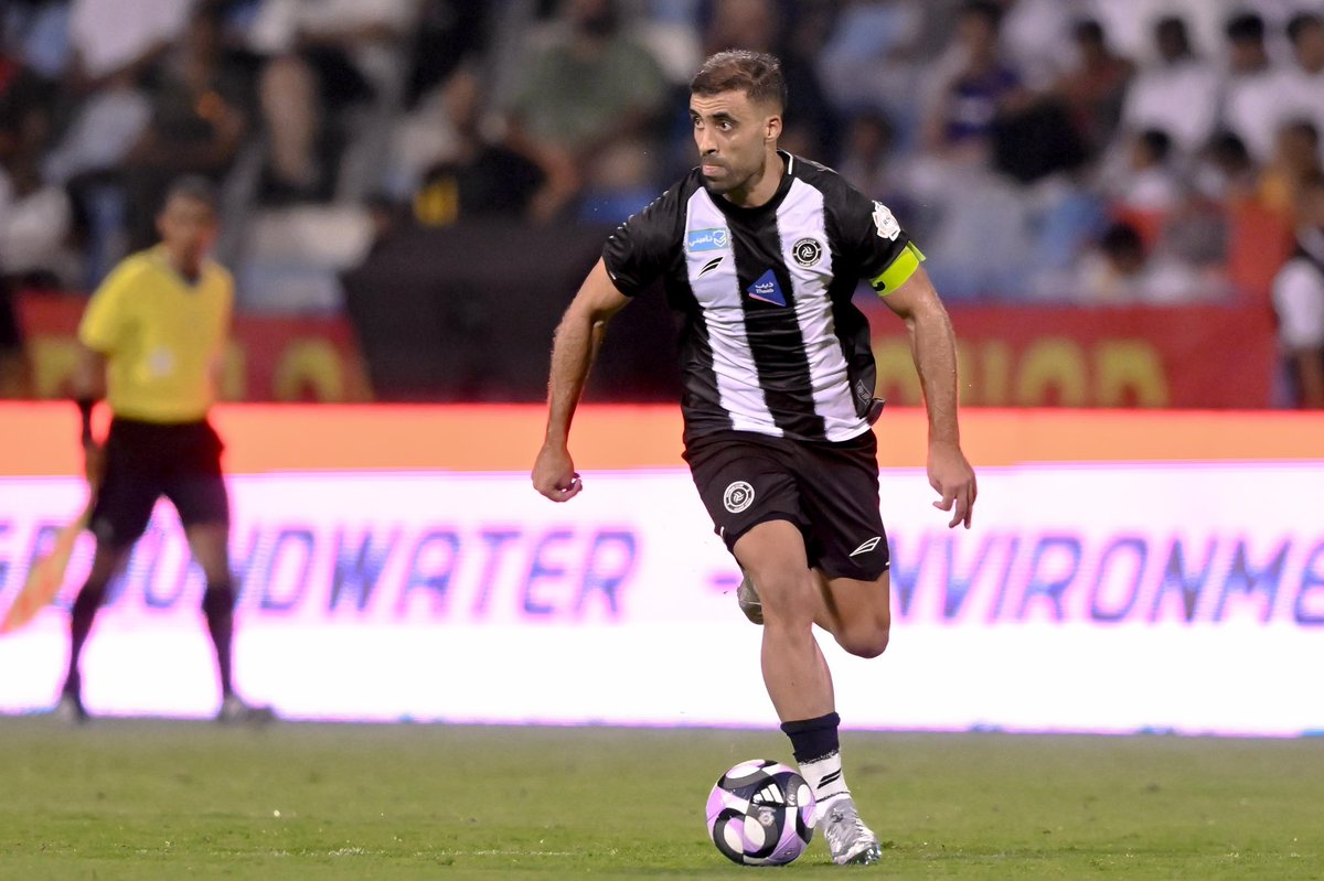 الحمدلله على الفوز و نسأل الله العافية لحبيبنا فهد و يرجع لنا بالسلامة ان شاء الله 🖤🤍