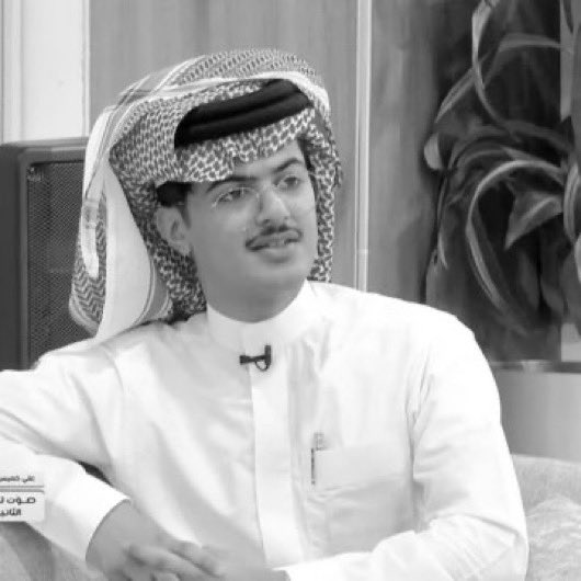 ra__0f1's tweet image. امشي على هوني وأنا هامتي فوق 
وغيري يلاحق خطوتي ماوصل لي 🤍&apos;
#سعود_بن_علوش || #كريزما71
@iio_e3