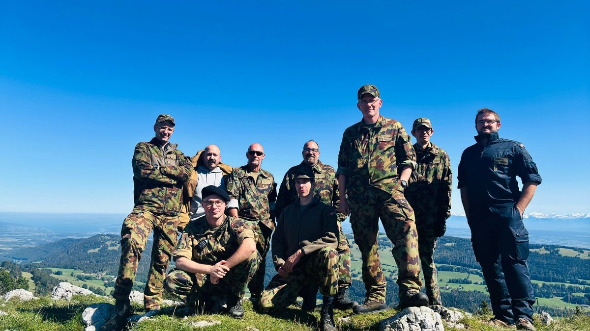 hb9vcj's tweet photo. Journée Radio Workshop AFTT-VD en JN36EQ pour le week-end.
- HF SSB, FT4-FT8, Winlink
- Plusieurs Nodes LoRa Meshtastic en Long Fast aussi bien en 433MHz qu’en 868MHz
- AREDN avec Routeur et RF MikroTik
- DMR
- Camaraderie
#Hamradio #RadioAmateur #AFTT #EVU #SwissArmy #Winlink https://t.co/I1DHj6uKVU