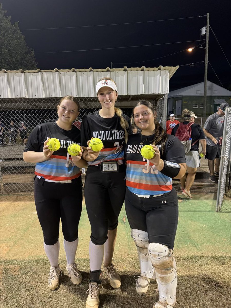 Denison Lady Jacket Softball tweet media