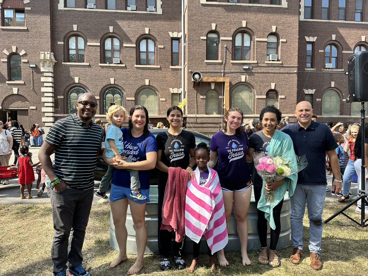 brotherjonkelly's tweet photo. I love baptisms! Such a sweet time rejoicing with heaven as we heard the stories of precious souls in Christ sharing their story of their faith journey. God is good! Love it! 🙏🏾🙏🏻❤️💯💯✝️✝️ #baptisms #engagethecity #chicagowestbiblechurch #thegospel https://t.co/yMmmhQ26IG