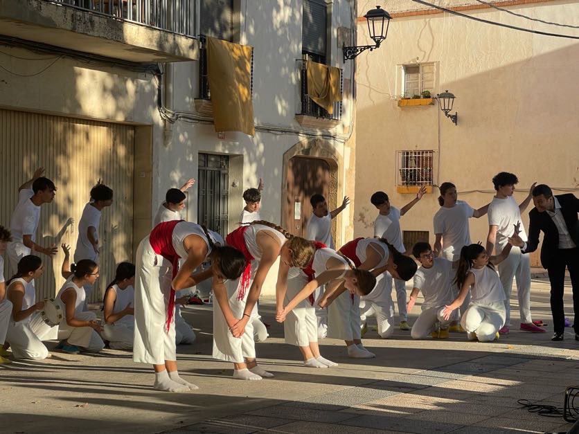 VEUScorinfantil's tweet photo. 💥Per iniciar la temporada 2024-2025 avui ens hem estrenat a La Riera de Gaià, un poble amb molt encant i un públic meravellós.

@josepvilajover @amicsunio @DiariSomGRN @GRN_cultura @CulturaJove_cat https://t.co/tHkjqHabVV