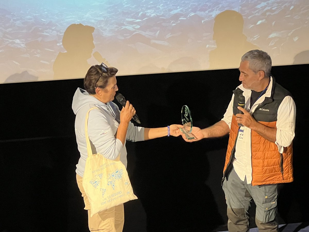 salles_obscures's tweet photo. CÉRÉMONIE DE CLÔTURE . Prix discovery channel a #EricClua #ParisSharkWeek2024 @parissharkweek @Discovery https://t.co/HaU3qC99KG