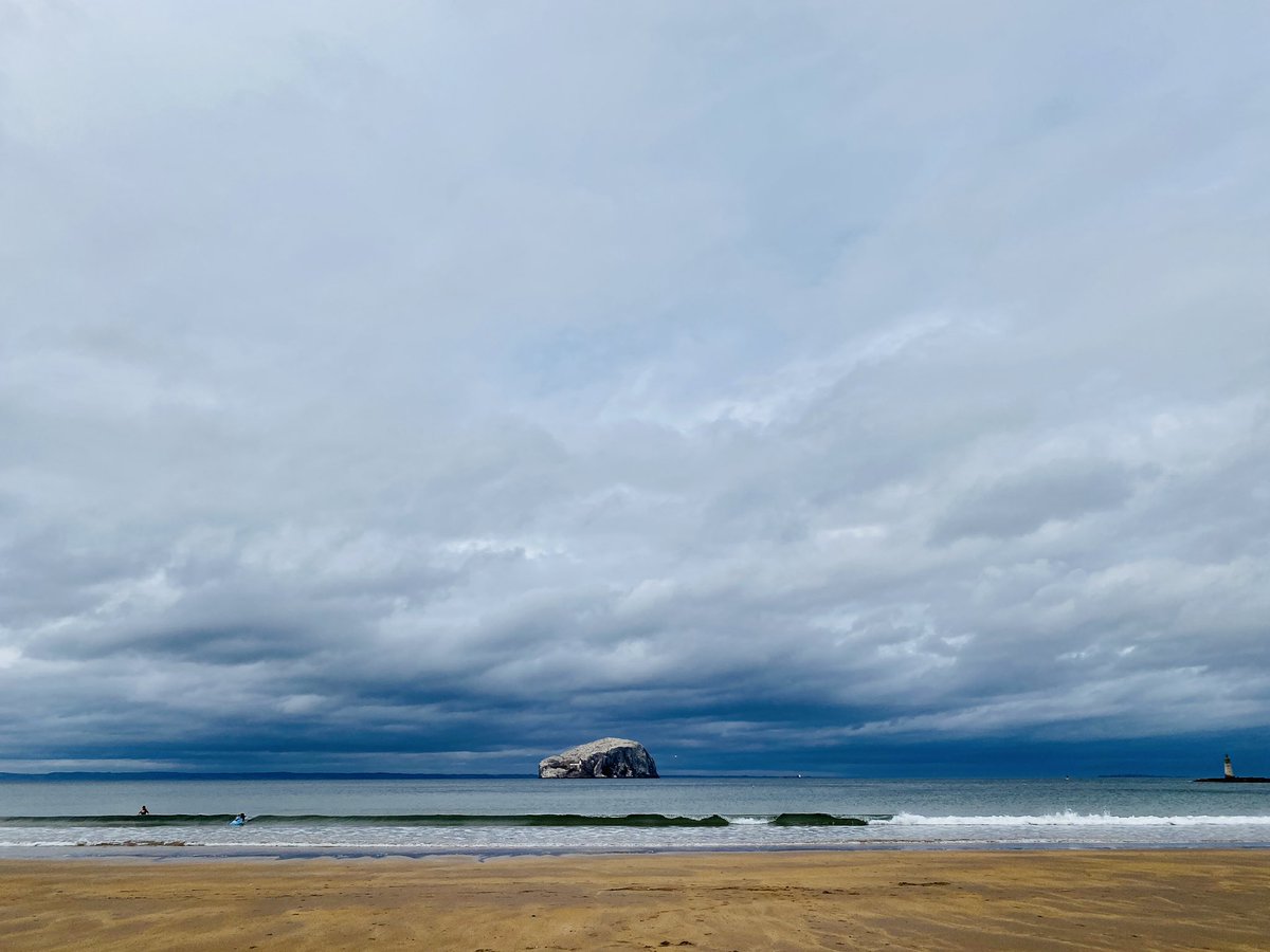 No filter needed. #stunning #thebassrock #seacliff #beach #beachlife #beatutifulbeach