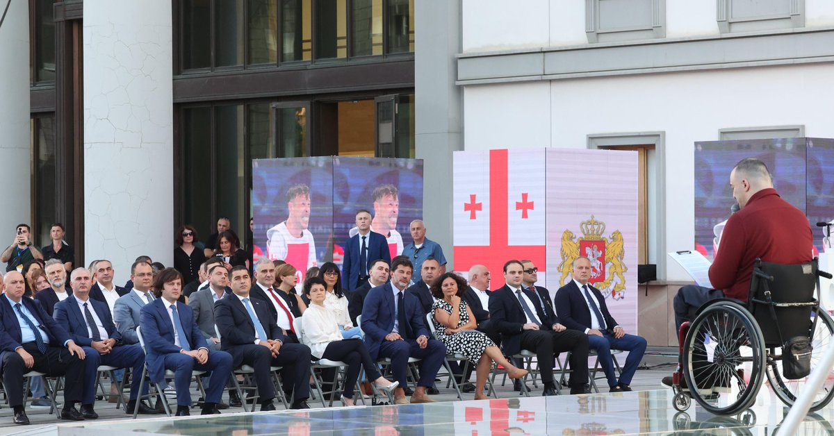 GeorgianParaly1's tweet photo. Chère Madame l'Ambassadrice @Sherzag 
Merci beaucoup!
Pour la bonne hospitalité des Français à #paris2024🇫🇷 
Ces 12 jours resteront à jamais gravés dans nos cœurs
#ParisParalympics2024 
#geoparalympic 🇬🇪 https://t.co/2miDIFLAOe