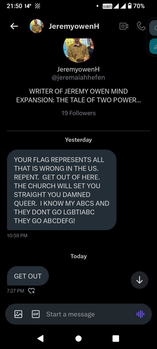 Sweeflyboy's tweet photo. LMAO
It's not a pride flag
It's the flag of South Africa https://t.co/ltHVC4qZYl