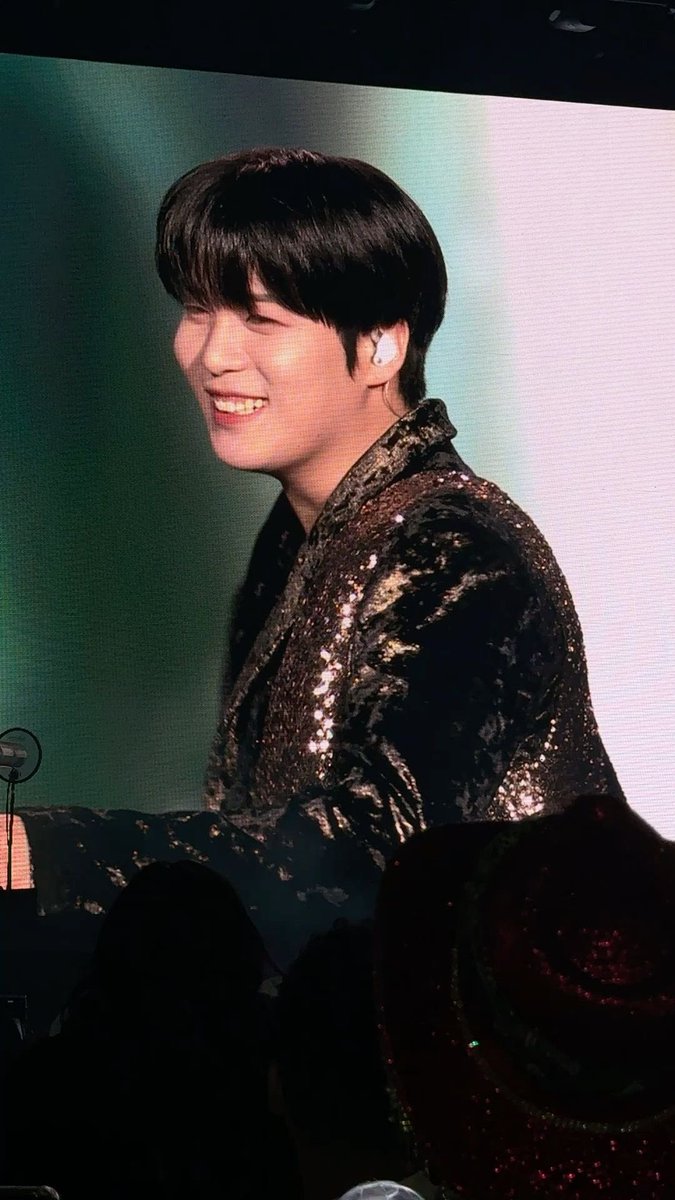 rockstarcjh's tweet photo. jongho on the big screen is one of my favorite things ever. look at his smile ☹️ https://t.co/0w85JhFJnr