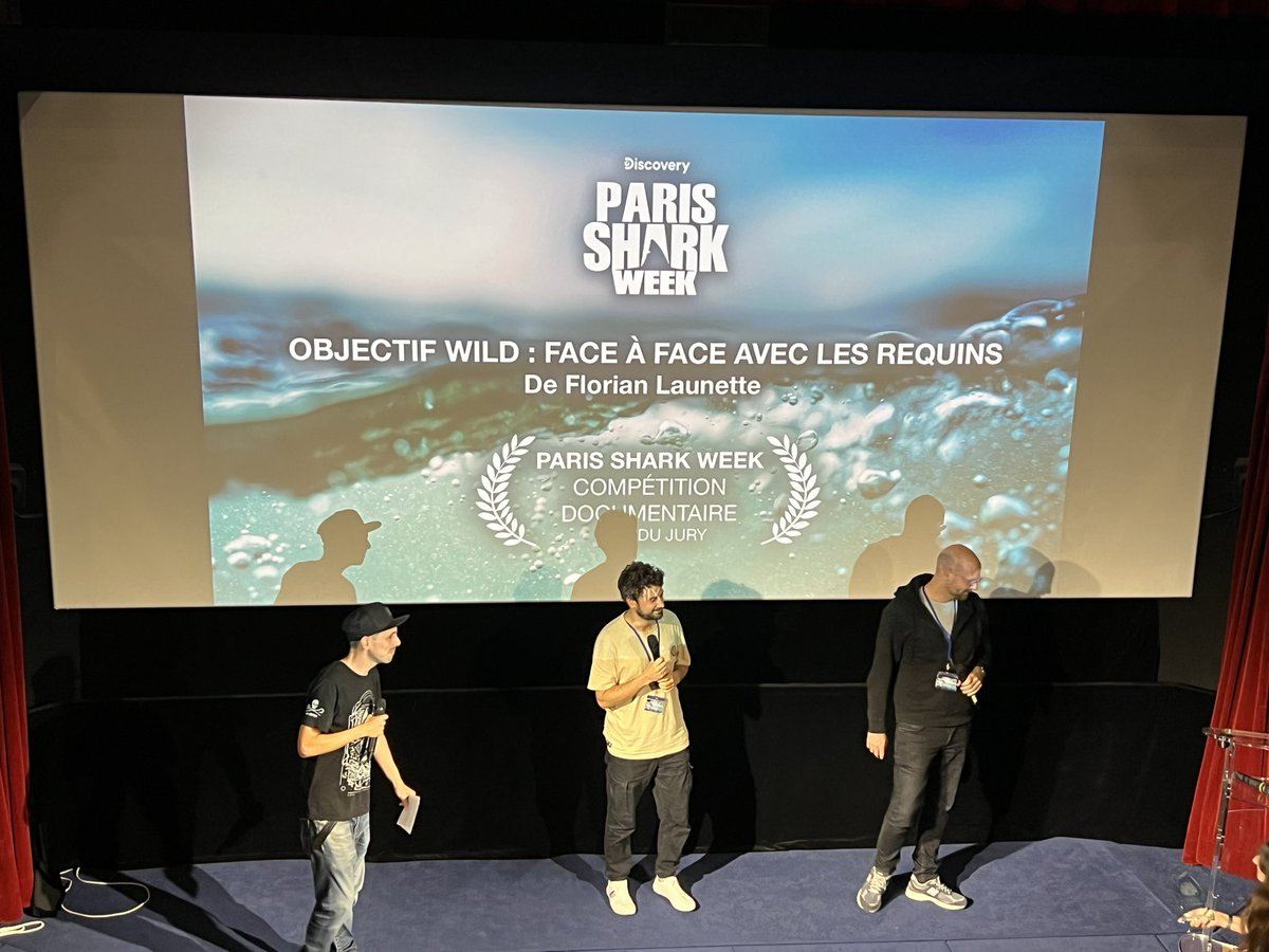 salles_obscures's tweet photo. CÉRÉMONIE DE CLÔTURE . Prix du jury pour objectif wild face à face avec les requins #ParisSharkWeek2024 @parissharkweek @Discovery https://t.co/8IQ4xlOIDU