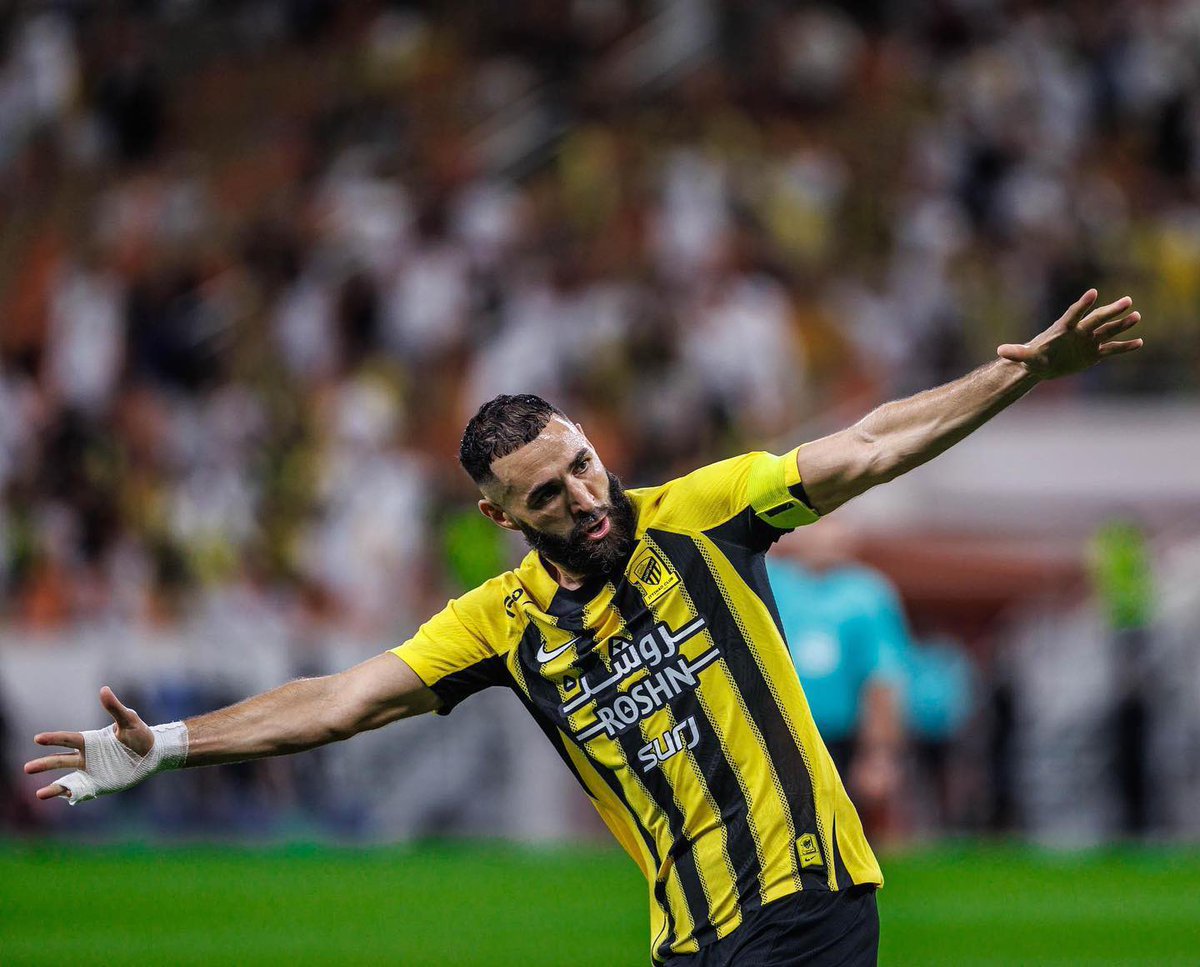 Amer_Abdulla's tweet image. في ليلة افتتاح النخبة الآسيوية .. 
كيف لهذا الكبير أن لا يكون من سادة النخبة ..
والله البطولة خسرتك يا كبير ..
عموما عباراتين اشتقنا لهما ..
الاتي في الصدارة 
وصدارة بس 

وأكبر نتائج الموسم ..

كبرياء المدرجات عاد ..

 #الاتحاد_الوحدة