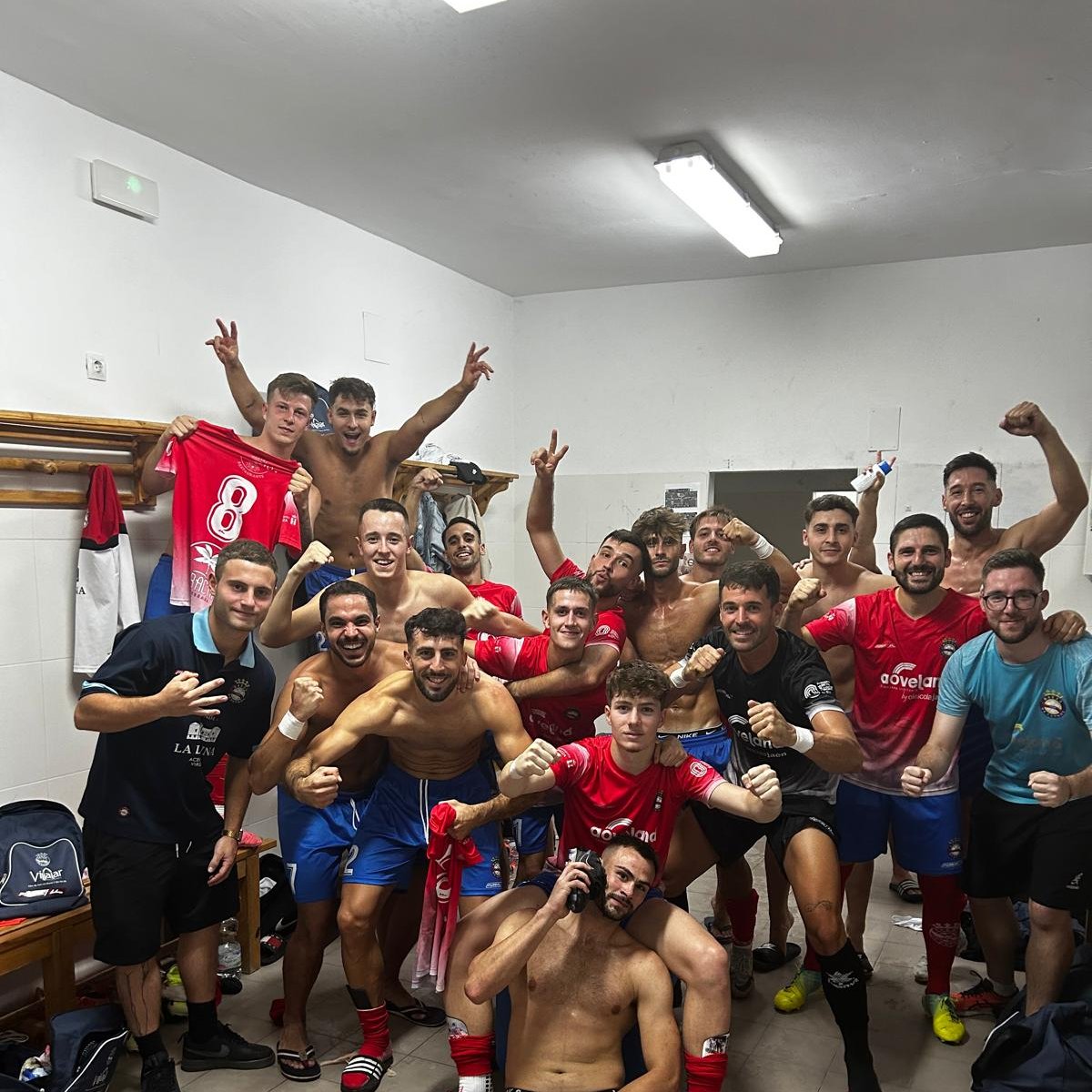 BAEZACF's tweet photo. 🔴⚽️ PRIMERA VICTORIA

Gran comienzo de nuestro rojillos por La Carolina ante @carolinensecd_oficial y que se traen para casa los 3️⃣ primeros puntos y esperemos que sean muchos más

@aytobaeza @oleicolajaen

#vamosmibaeza #temporada2425 #1andaluzasenior https://t.co/VPIiKgYeAP