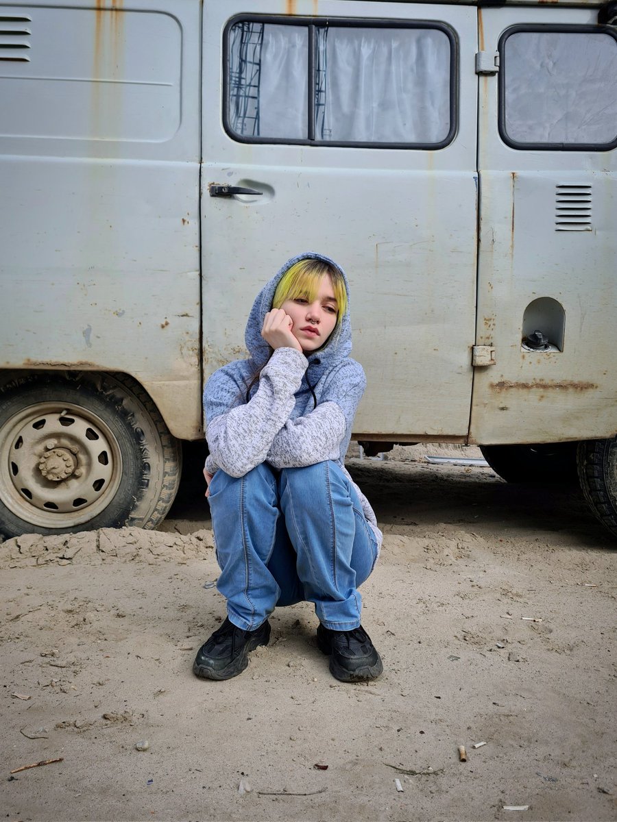 Hime_lune_hot's tweet photo. Be like BUHANKA 🍞🍞🍞
.
.
.
#buhanka #uaz #russian #girl https://t.co/RJRI0Wige5